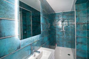 En Suite- click for photo gallery